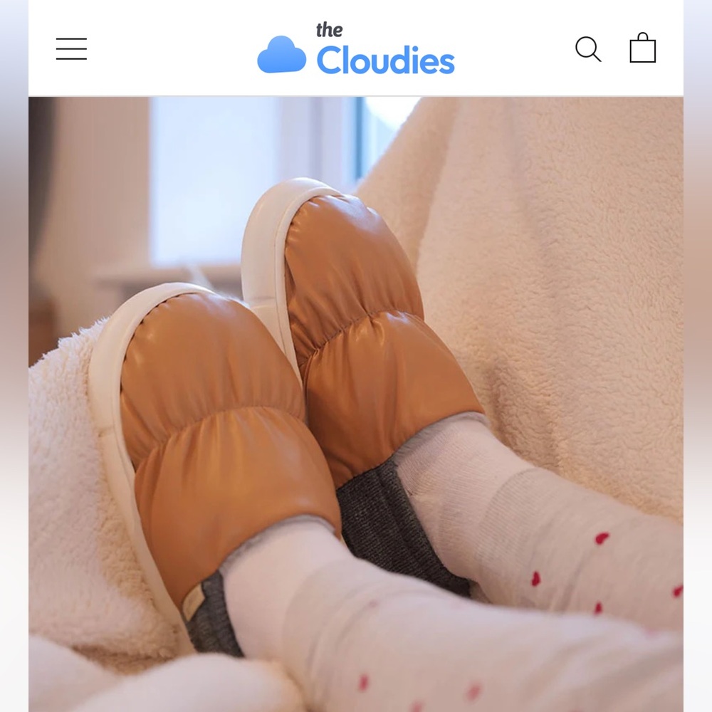 NWT the cloudies comfort slipper size 11/12
